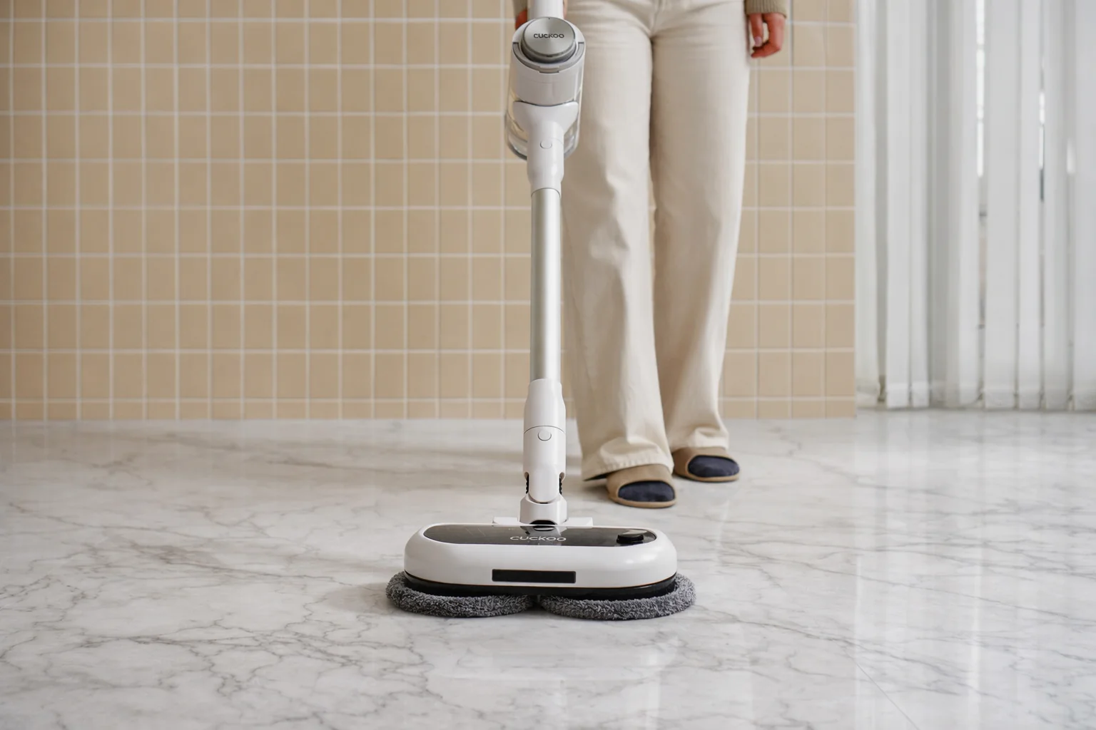 CUCKOO Power-Clon LINE Dual-Spin Vacuum & Mop (CVC-L1610NW) - Image 3